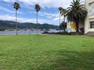 芝生広場