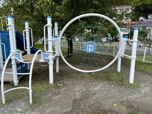 蜘蛛の巣の遊具