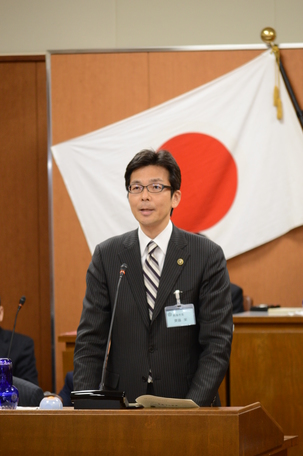 写真：壇上の市長