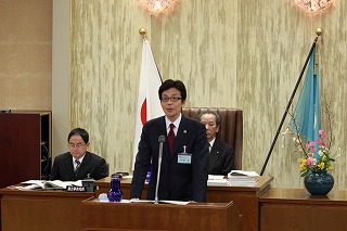 写真：壇上の市長