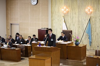 写真：壇上の市長