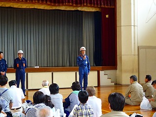 写真：熱海市総合防災訓練に参加する市長の様子