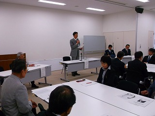 写真：熱海市交通安全協議会総会に参加する市長の様子