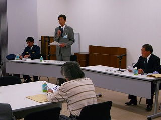 写真：熱海市交通指導員会通常総会に参加する市長の様子