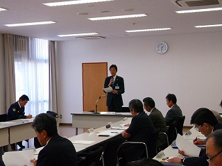 写真：市民安全連絡会議に参加する市長の様子