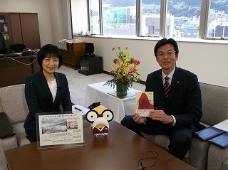 写真：新春特別番組収録に参加する市長の様子