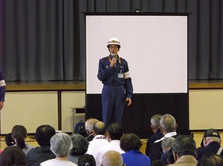 写真：熱海市総合防災訓練に参加する市長の様子