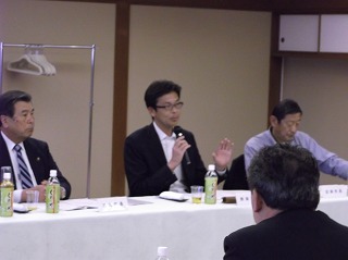 写真：第63回静岡県東部市長会議に出席する市長の様子
