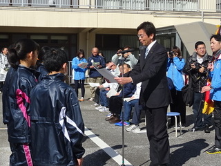 写真　熱海市民駅伝競走大会　表彰式