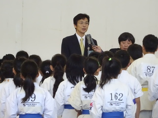 写真　極真会館熱海空手交流試合　市長挨拶