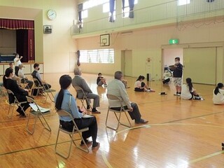 写真　交通安全リーダー討議結果の発表