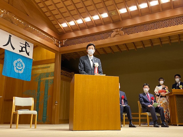 市長が式辞を行っている様子