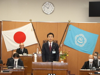 写真　市長施政方針読み上げ