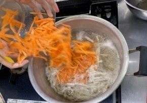 野菜をゆでる